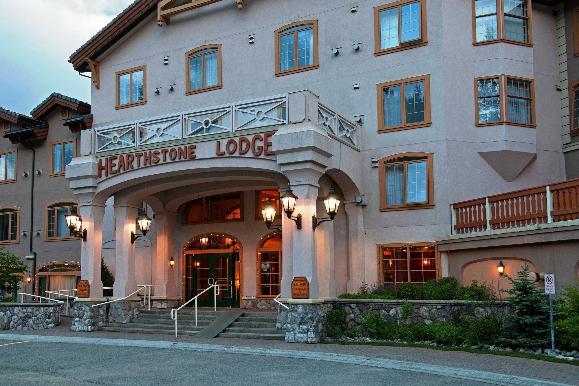Hearthstone Lodge Sun Peaks Buitenkant foto